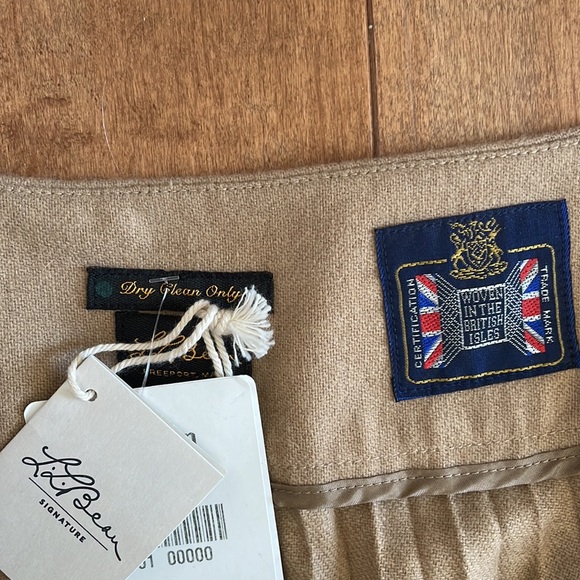 LL Bean Signature 12 British wool flannel camel pleated skirt - Picture 2 of 9